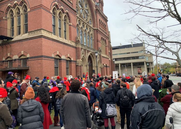 Πάει, «χάλασε» και το Χάρβαρντ: Σωματεία ερευνητών και νικηφόρες πολύμηνες απεργίες στα πανεπιστήμια των ΗΠΑ