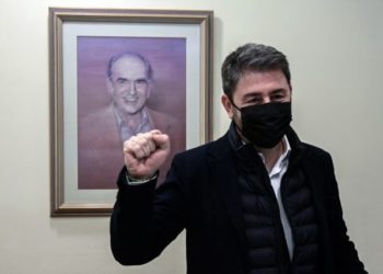 Ο λαός δεν θέλει, το ΠΑΣΟΚ δεν μπορεί
