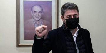 Ο λαός δεν θέλει, το ΠΑΣΟΚ δεν μπορεί