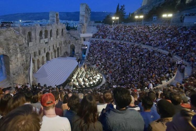Το Φεστιβάλ Αθηνών & Επιδαύρου απολύει 13 εργαζόμενους