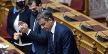 Η πολιτική τους δολοφονεί!