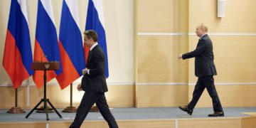 Ο πρωθυπουργός που γύρισε (άπραγος) από το κρύο