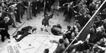 Δεκέμβρης 1944: Άγγλοι και αστική αντίδραση επιδιώκουν τη βίαιη συντριβή του εαμικού κινήματος