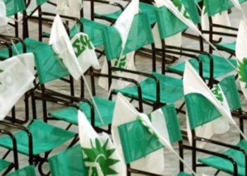 ΠΑΣΟΚ: Από την αλλαγή στα βάρβαρα μνημόνια