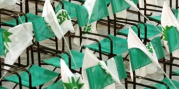 ΠΑΣΟΚ: Από την αλλαγή στα βάρβαρα μνημόνια