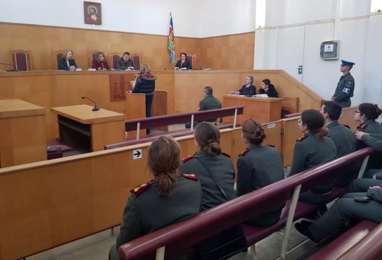 Δικάζεται ο φαντάρος που αρνήθηκε να κάνει σκοπιά λίγο πριν καταρρεύσει!