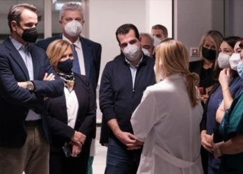 «Τελειώνουν» την πανδημία για να μην ενισχύσουν το ΕΣΥ