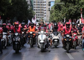 Η «μεσαία τάξη»  και οι «outsiders», παιχνίδι κέντρου ή «από τα άκρα»;