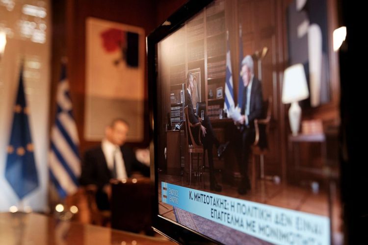 «Νταβατζήδες» στα μίντια με λεφτά του λαού