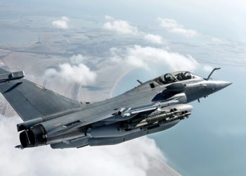 Καταρρίψτε τους! Τα Ραφάλ πετάνε, η υγεία του λαού βουλιάζει