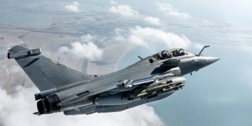 Καταρρίψτε τους! Τα Ραφάλ πετάνε, η υγεία του λαού βουλιάζει