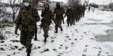 Καταγγελία από στρατόπεδο του Έβρου: Μας βγάζουν για εκπαίδευση μέσα στα χιόνια