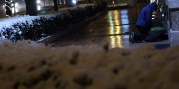 Να ανοίξουν τώρα θερμαινόμενοι χώροι για τους αστέγους, για να μη θρηνήσουμε νεκρούς