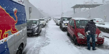 Κακοκαιρία «Ελπίς»: Οργή για το χάος και την ταλαιπωρία από ένα αναμενόμενο φαινόμενο