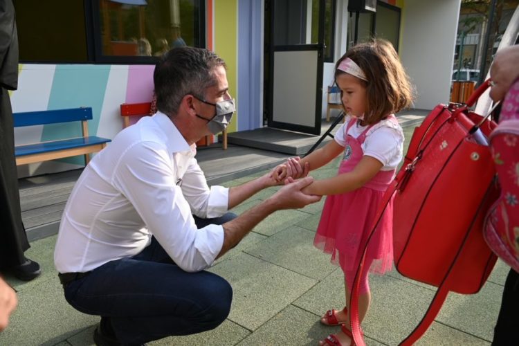 Ο Δήμος Αθήνας απέτυχε σε όσα έπρεπε να κάνει για ασφαλές άνοιγμα των σχολείων