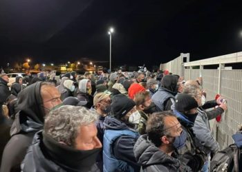 Μεγάλη κινητοποίηση στην Χίο ενάντια στο στρατόπεδο συγκέντρωσης για τους πρόσφυγες