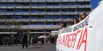 Νόμος Χατζηδάκη: Καταργεί την απεργία  φακελώνει τα σωματεία