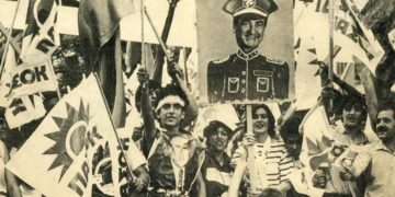 Όλα τα σκιάζει  το πέπλο του ρετρό