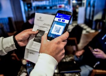 Κορονοϊός: Στο καφκικό σύμπαν των διαχωρισμών και της ατομικής ευθύνης