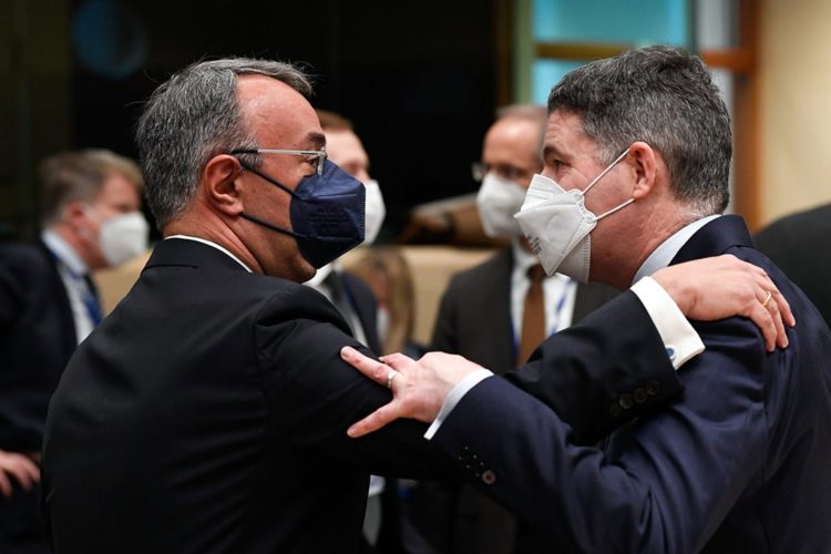 Eurogroup: Ανάκαμψη πάση θυσία, αδιαφορούν για ακρίβεια