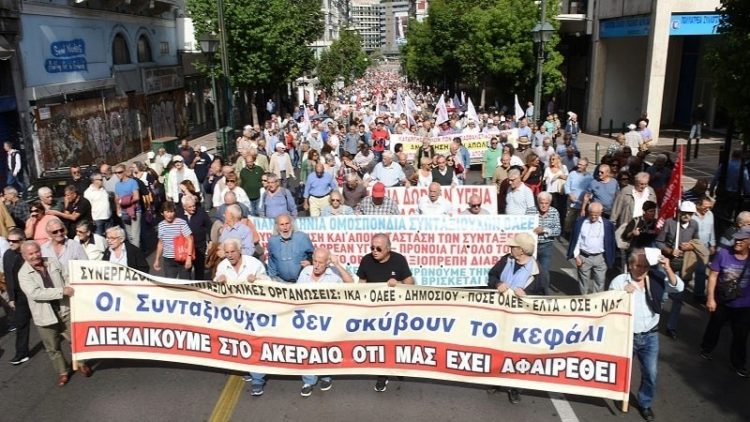 ΤΕΚΑ: Οι επικουρικές συντάξεις στον «μύλο» των αγορών
