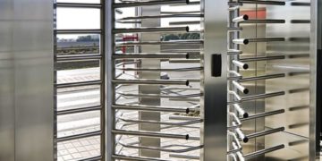 «Ευλογημένα» τουρνικέ στα ΑΕΙ θέλει η κυβέρνηση