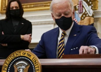 «Νταβάς» στα χρήματα του αφγανικού λαού οι ΗΠΑ