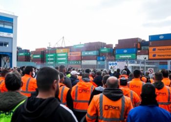COSCO: Η επιτυχημένη απεργία στο λιμάνι έσπασε τον νόμο Χατζηδάκη