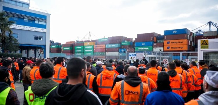 COSCO: Η επιτυχημένη απεργία στο λιμάνι έσπασε τον νόμο Χατζηδάκη