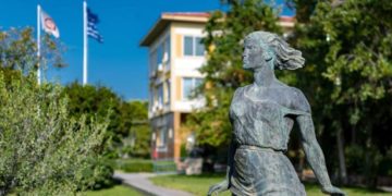 Πανεπιστήμιο Πατρών: Απολύουν και παραδίδουν την καθαριότητα σε εργολάβο