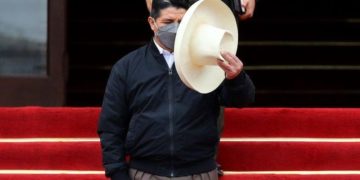 «Φίλος της αγοράς» και ο «αριστερός» πρόεδρος του Περού