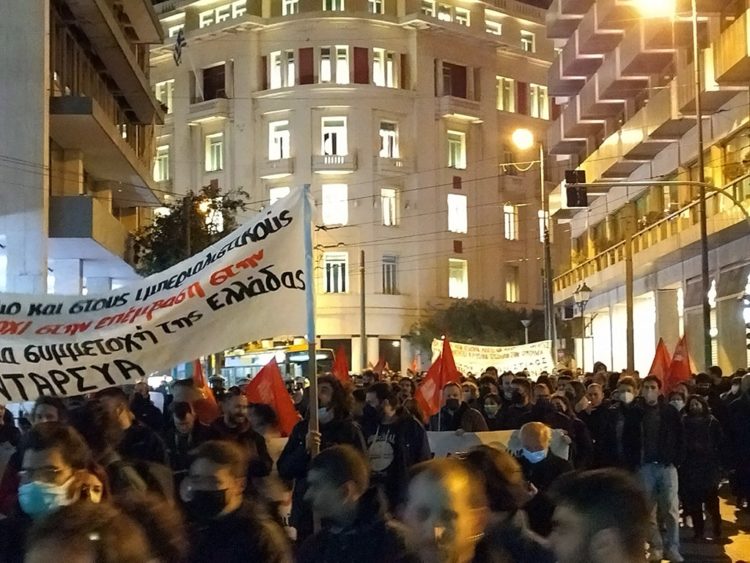 Στους δρόμους ενάντια στον πόλεμο στην Ουκρανία – «Οι ιμπεριαλιστές τη γη ξαναμοιράζουν» (φωτο-βίντεο)