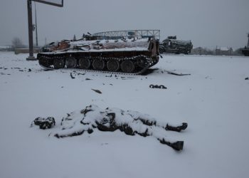 Αντίσταση στον πόλεμο στην εποχή των τεράτων