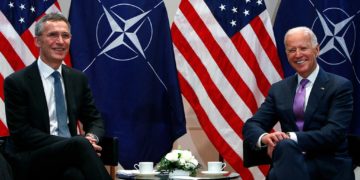 Μανιχαϊσμός: «Δημοκρατική Δύση» έναντι «αυταρχικής Ανατολής»