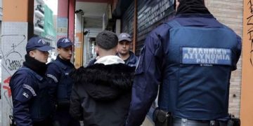 Αστυνομικά πογκρόμ στο κέντρο της Αθήνας κατά προσφύγων και μεταναστών