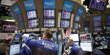 «Παράπλευρες απώλειες»  σε πολλές χώρες από τις βόμβες