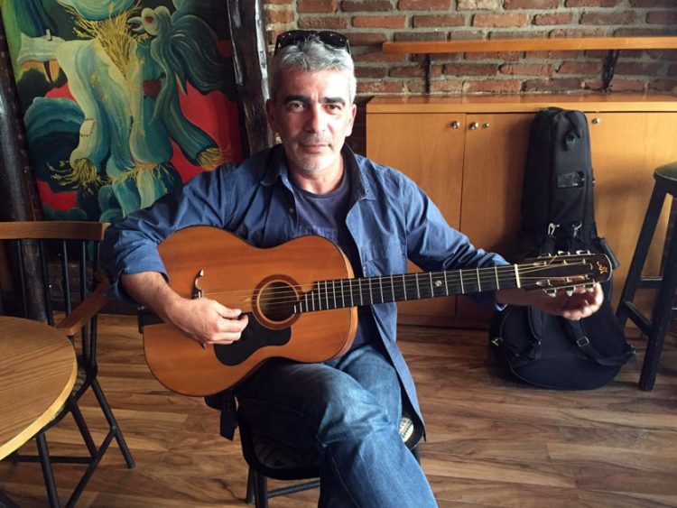 Δ. Μυστακίδης: Τα τραγούδια μου θέλω να είναι κρατήρες, όχι αναπτήρες!