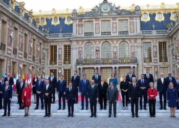 Σύνοδος κορυφής: Η ΕΕ αλλάζει σε αντιδραστική κατεύθυνση