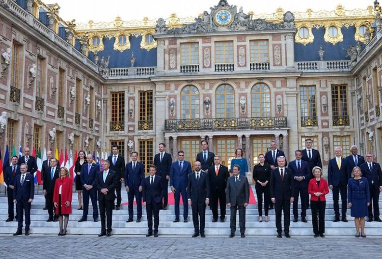 Σύνοδος κορυφής: Η ΕΕ αλλάζει σε αντιδραστική κατεύθυνση