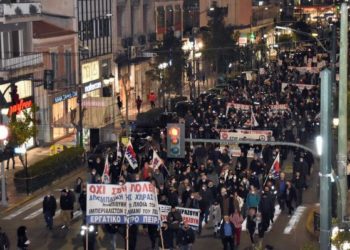 Δυναμώνει η πάλη κατά ελληνικής εμπλοκής στον πόλεμο
