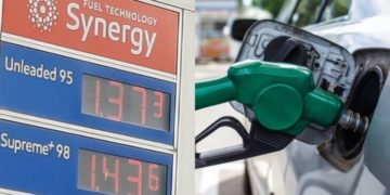 Γιατί υπάρχει αυτή η τεράστια διαφορά στην τιμή της βενζίνης σε Ελλάδα και Κύπρο