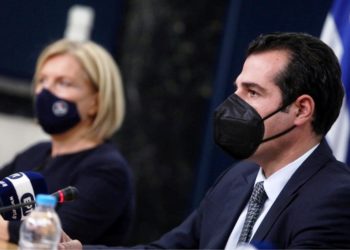 Ο Πλεύρης φέρνει ΣΔΙΤ ενώ ο κορονοϊός ακόμα «θερίζει»