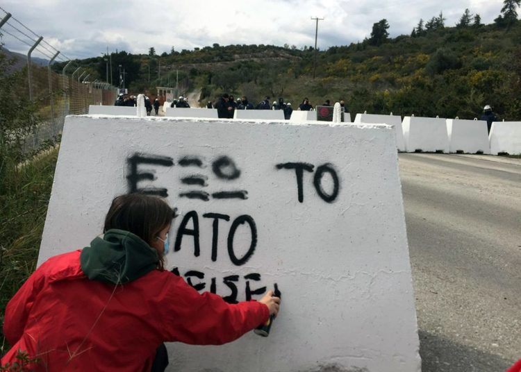 Διαδήλωση υπέρ της ειρήνης στη βάση της Σούδας (φωτο-βιντεο)