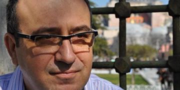 Η Πρωτοβουλία για την Ανατροπή καταδικάζει τη στοχοποίηση του δημοσιογράφου Θωμά Σίδερη