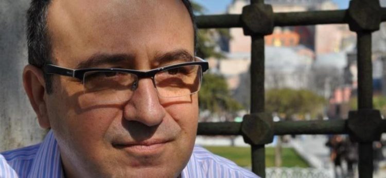 Η Πρωτοβουλία για την Ανατροπή καταδικάζει τη στοχοποίηση του δημοσιογράφου Θωμά Σίδερη