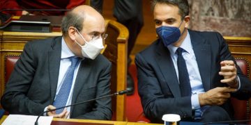 ΕΦΚΑ: «Fast track» αλχημείες,  εμπαιγμός των συνταξιούχων