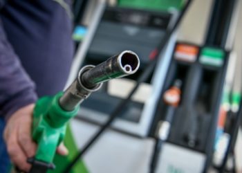 Αδειάζει η αντλία επιβίωσης για επαγγελματίες οδηγούς και διανομείς