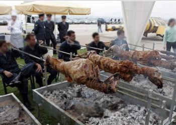 Πασχαλινή αγγαρεία σμηνιτών