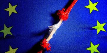 Θηλιά χρέους στα νοικοκυριά