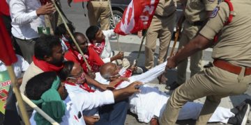 Οι αγρότες της Ασίας στον δρόμο, για τη γη και το ψωμί τους